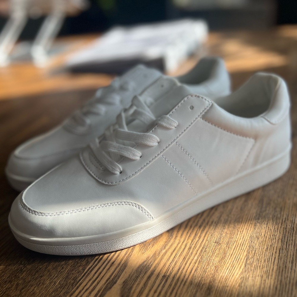 Old Navy Classic Women’s Sneakers Sz 11
